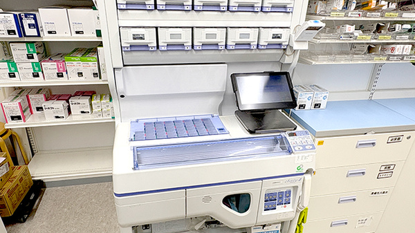 スギ薬局　若江南店の調剤器具