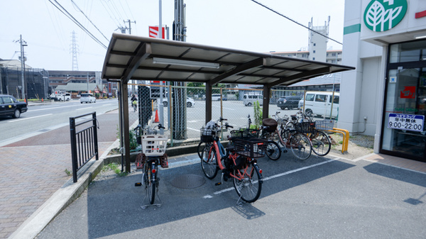 スギ薬局　昆陽店の駐輪場