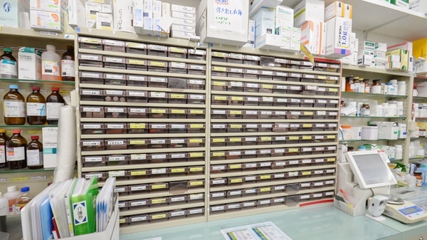 スギ薬局　渋川店の薬棚