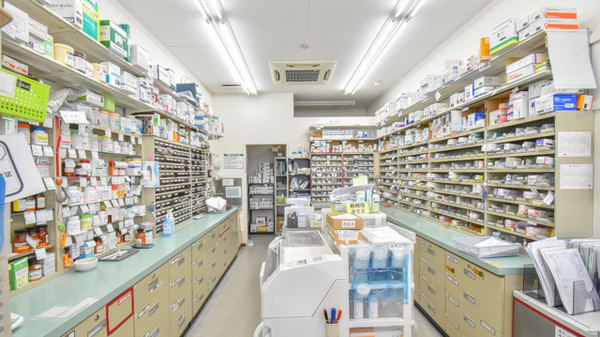 スギ薬局　久居インターガーデン店の調剤室