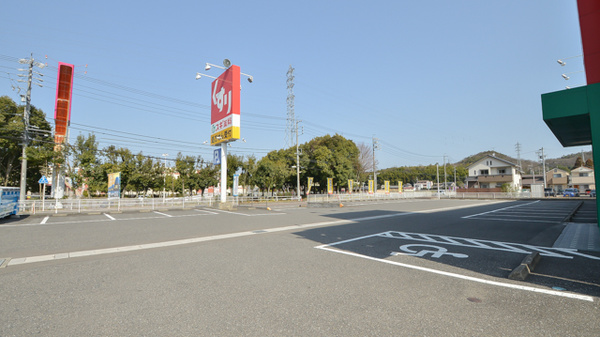 スギ薬局　関店の駐車場
