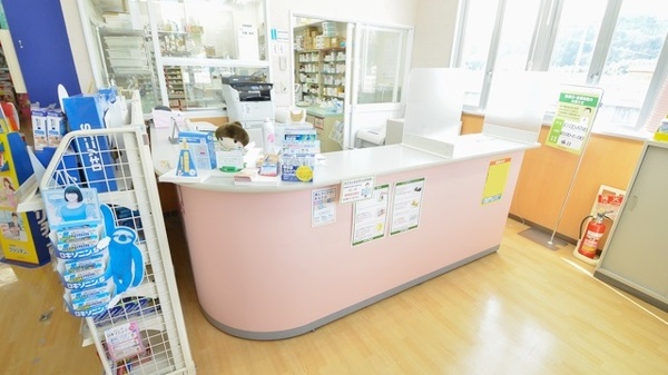 スギ薬局　関店の受付/カウンター