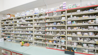スギ薬局　大和店の薬棚