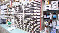 スギ薬局　武庫之荘店の薬棚
