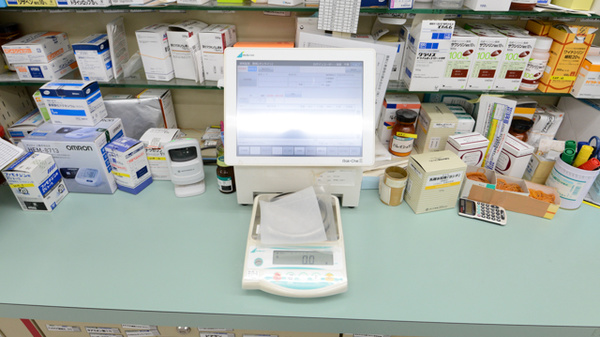スギ薬局　清水が丘店の調剤器具