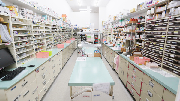 スギ薬局　滋賀高月店の調剤室