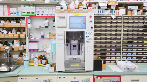 スギ薬局　彦根西今店の調剤器具