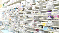 スギ薬局　堺福田店の薬棚