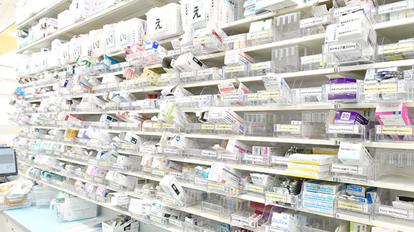 スギ薬局　堺福田店の薬棚