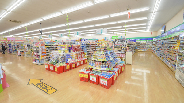 スギ薬局　伊賀上野店の内観
