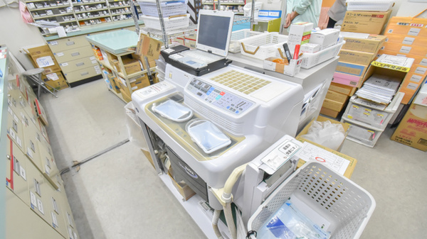 スギ薬局　六軒屋店の調剤器具