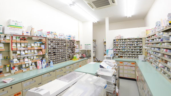 スギ薬局　青葉店の調剤室