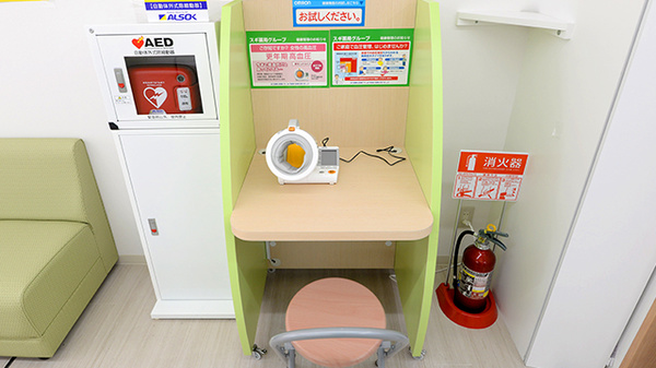 スギ薬局　コア古川橋店の血圧計