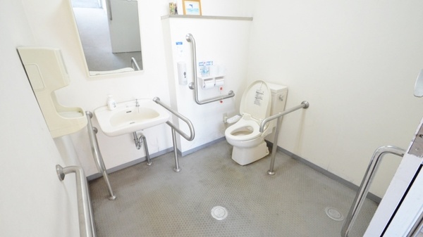スギ薬局　亀山栄店のお手洗い
