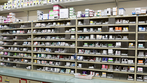 スギ薬局　稲沢西店の薬棚
