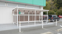 スギ薬局　二川店の駐輪場