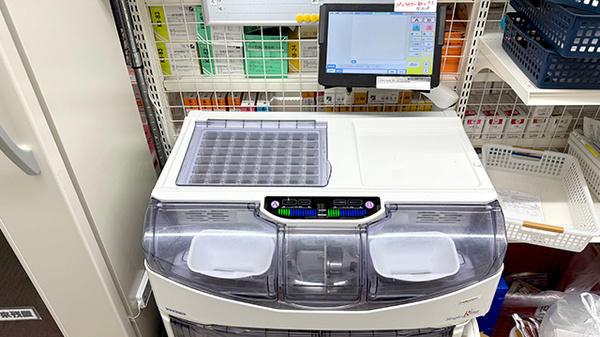 スギ薬局　堺美原店の調剤器具