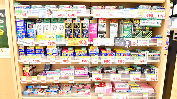スギ薬局 総持寺駅前店の一般医薬品