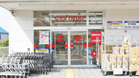 スギ薬局　東垂水店の入口
