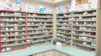スギ薬局　東垂水店の薬棚