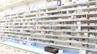 スギ薬局　木之本店の薬棚