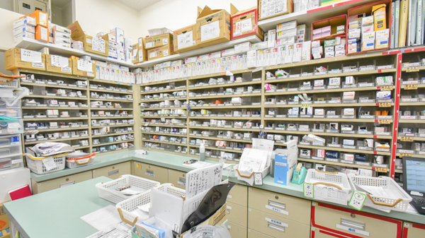 スギ薬局　本山南店の調剤室