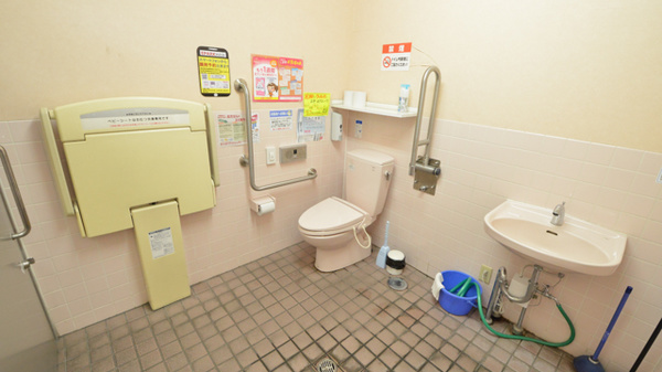 スギ薬局　味美店のお手洗い