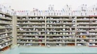 スギ薬局　西尾道光寺店の薬棚