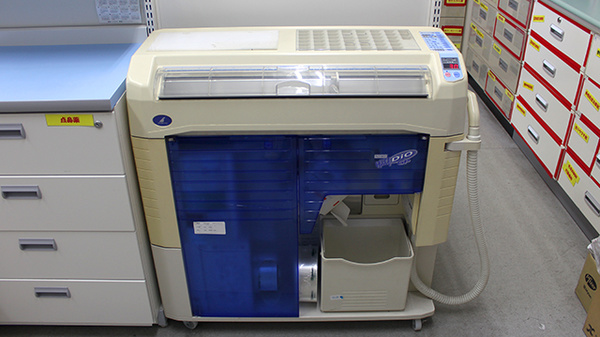 スギ薬局　大覚寺店の調剤器具