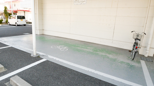 スギ薬局　西宮中前田店の駐輪場