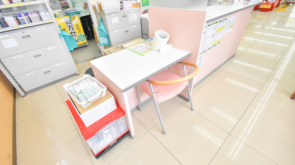 スギ薬局　小栗栖店の受付/カウンター