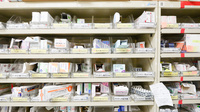 スギ薬局　苦楽園店の薬棚