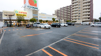 スギ薬局　服部西店の駐車場