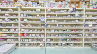 スギ薬局　寝屋川萱島店の薬棚