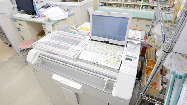 スギ薬局　茨木水尾店の調剤器具
