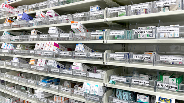 スギ薬局　大和田駅前調剤店の薬棚