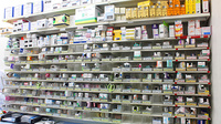 スギ薬局　藤枝水守店の薬棚