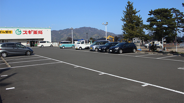スギ薬局　藤枝水守店の駐車場