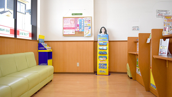 スギ薬局　岸和田上野店の待合スペース