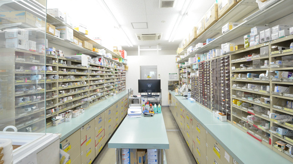 スギ薬局　堀の内店の調剤室