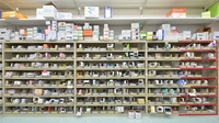 スギ薬局　堀の内店の薬棚