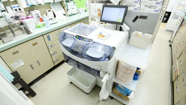 スギ薬局　東園田店の調剤器具