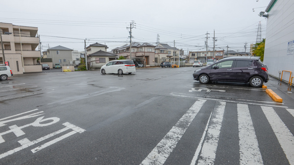 スギ薬局　高蔵寺店の駐車場