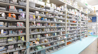 スギ薬局　高蔵寺店の薬棚