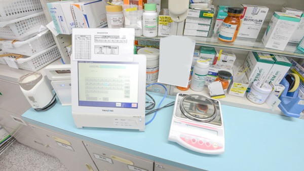スギ薬局　高蔵寺店の調剤器具