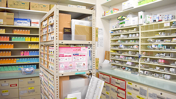 スギ薬局　寺町店の調剤室
