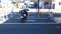 スギ薬局　中河町店の駐輪場