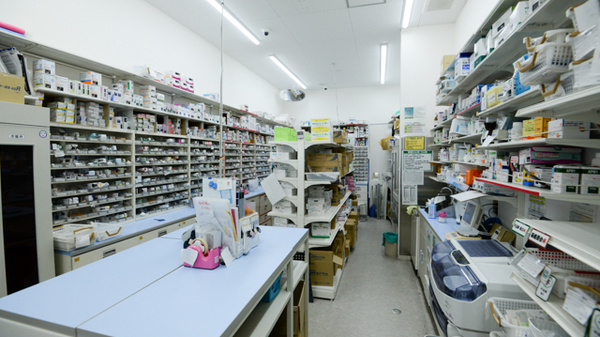 スギ薬局　上坂部店の調剤室