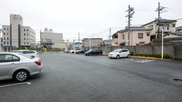 スギ薬局　豊中庄内店の駐車場