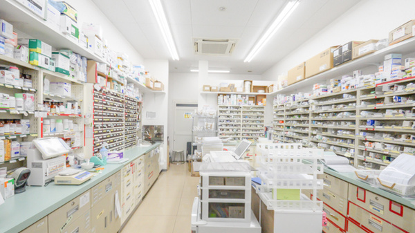スギ薬局　開運通店の調剤室
